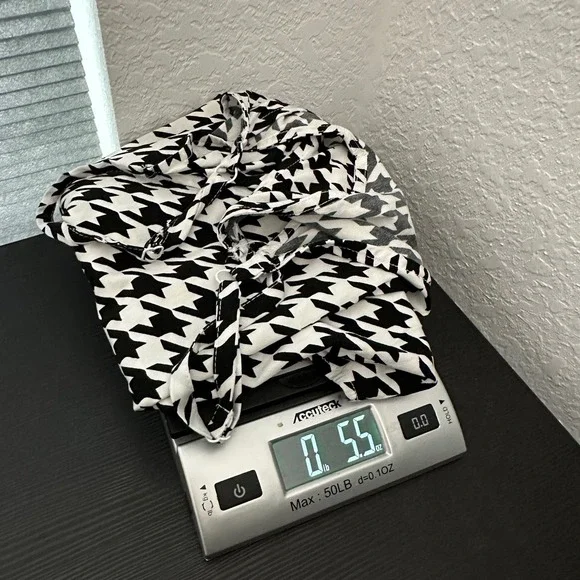 Women's Black and White Houndstooth Top - Picture 12 of 12